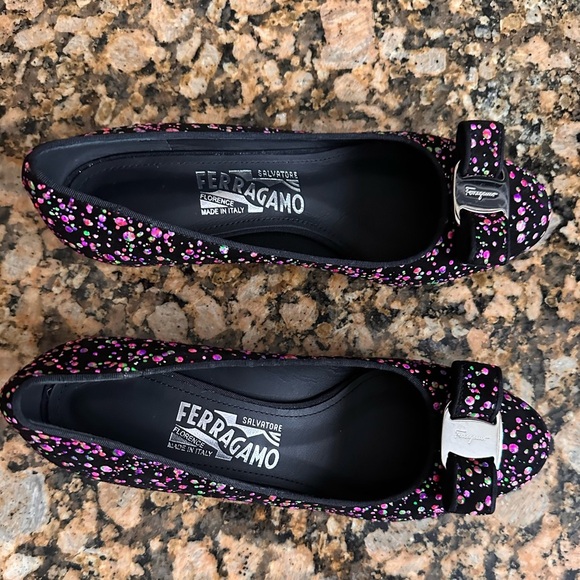 Salvatore Ferragamo Women's Vara Multicolor Paint Splatter Low Heel Pumps - Picture 8 of 10